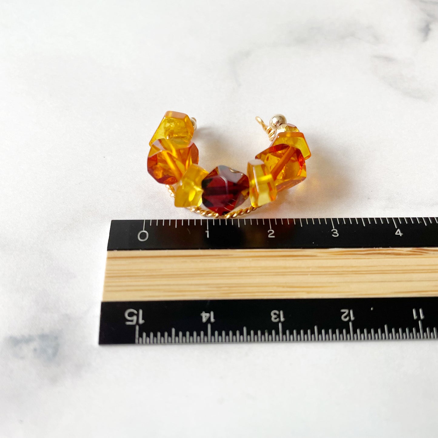 【★送料無料★】秋色コーデのアクセントに♪ぽってり大ぶりなバルト海産3種の天然琥珀のイヤーカフ
