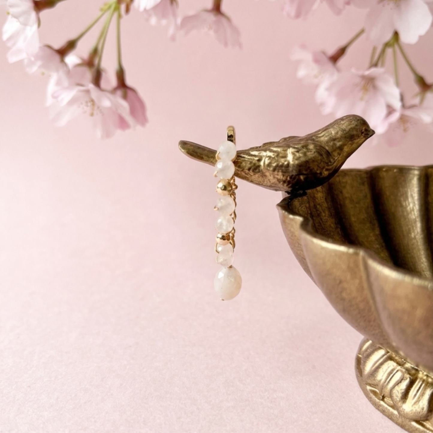 【★送料無料★】【✦14kgf金属アレ対応✦】天然石  桜の季節限定･:*チェリーブロッサムアゲートのイヤーカフ