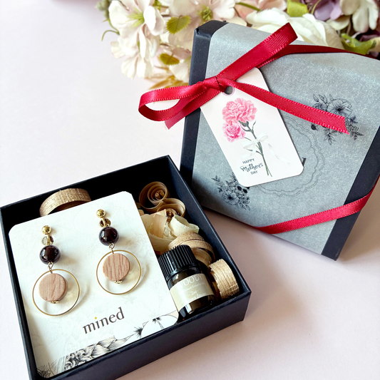 【母の日限定】送料無料　誕生石×香るアロマイヤリング｜癒しの香りと天然石で贈るありがとうギフト（ミニオイル付き）