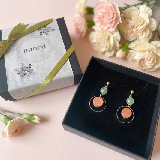 【選べる誕生石×アロマ】香りを楽しむ天然石のアロマイヤリング