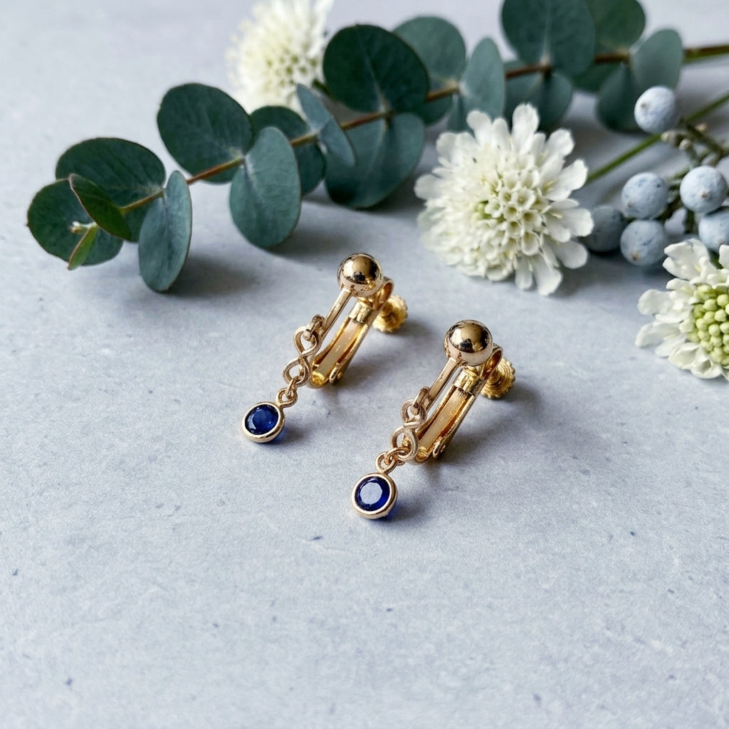 シンプルで上品、オフィスにも使える天然石イヤリング｜9月誕生石サファイア｜天然石アクセサリー｜14kgf｜40代