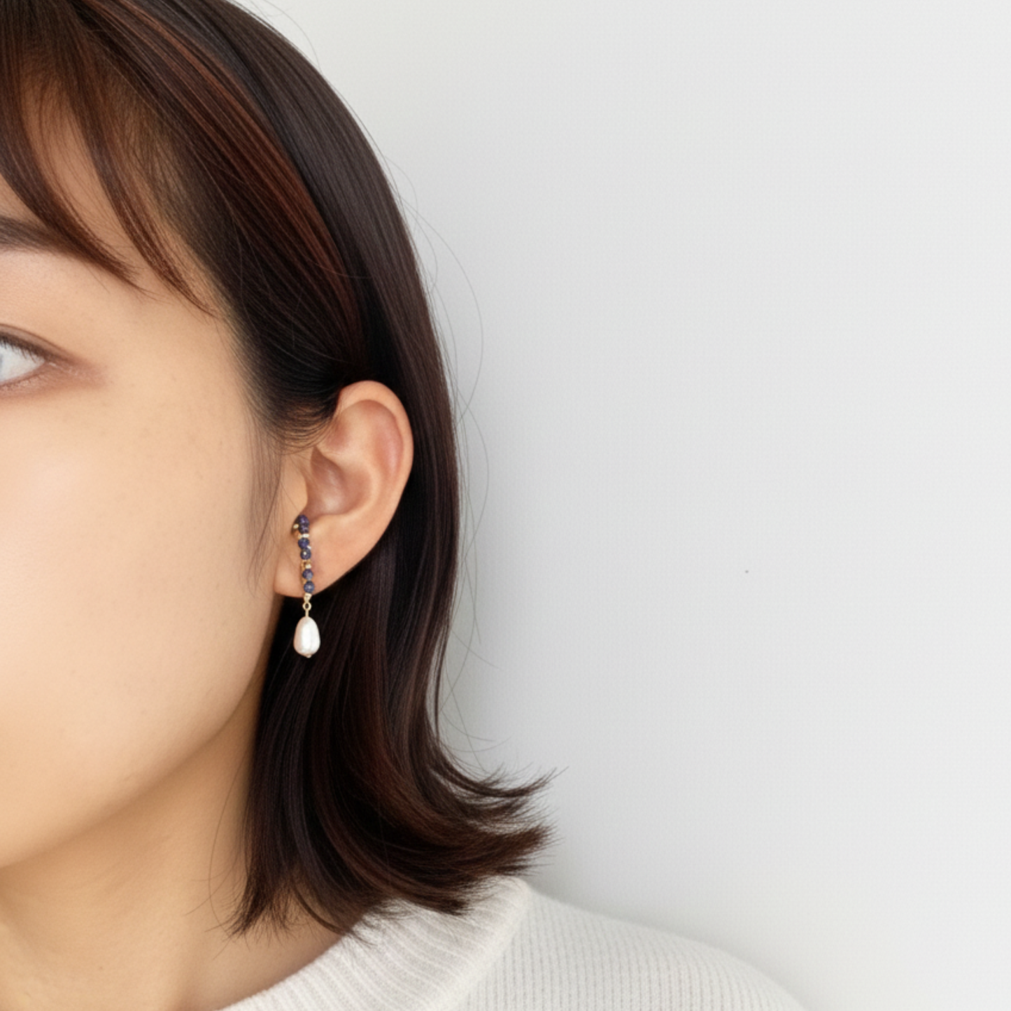 〜9月の誕生石〜 海の宝石ブルーの輝きサファイアのイヤーカフ