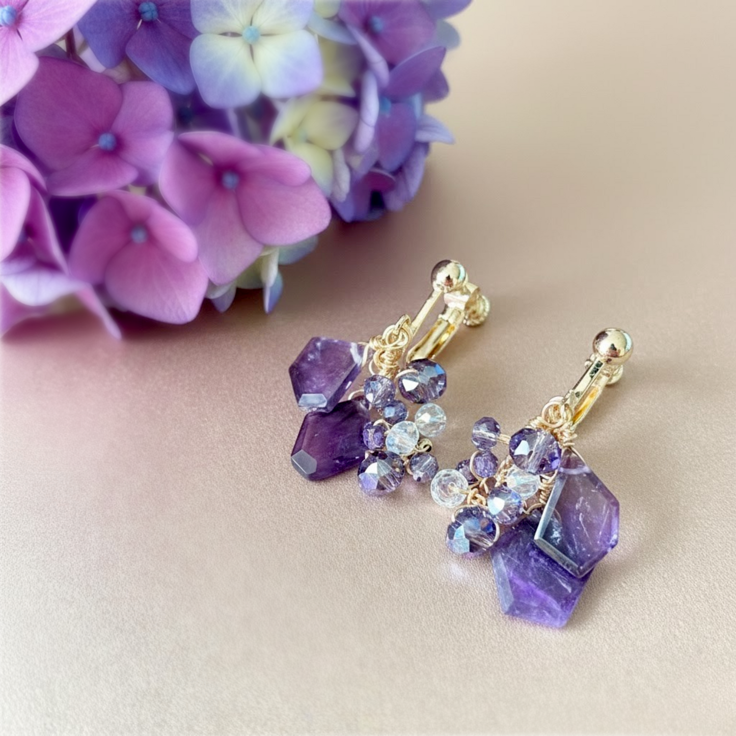 【★送料無料★】【14kgf金属アレルギー対応】2月の誕生石〜ふわり揺れるアメシストイヤリング