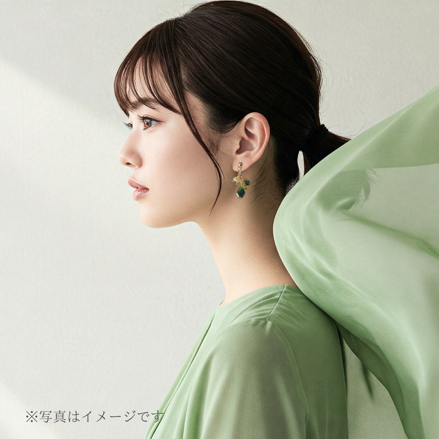 【★送料無料★】〜5月の誕生石〜深いグリーンが輝くエメラルドとペリドットのイヤリング　天然石【14kgf】