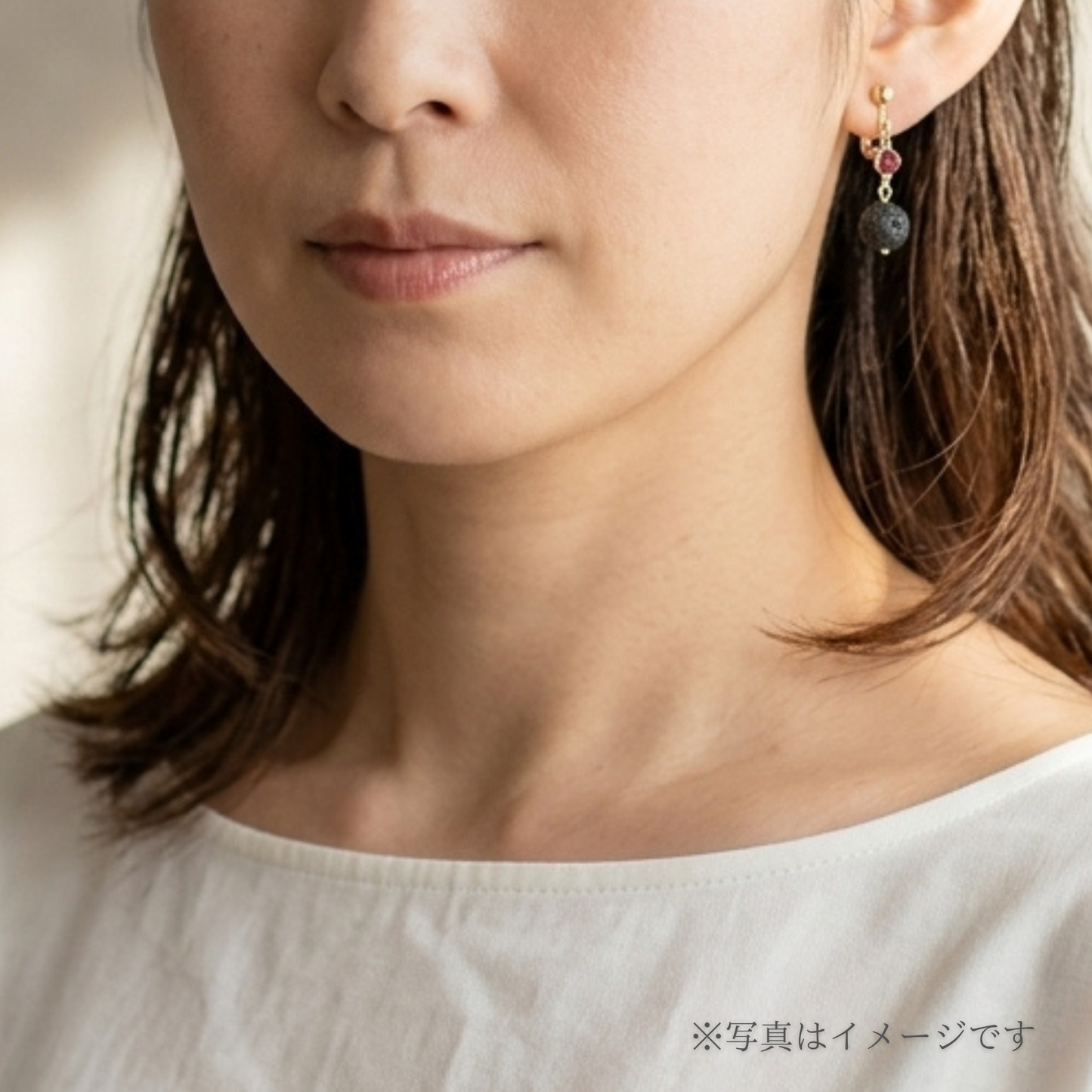 【★送料無料★】選べる天然石 × 溶岩石アロマイヤリング｜香りを纏う大人の上質アクセ（ガーネット・アメジスト・ラピスラズリ）｜14kgf