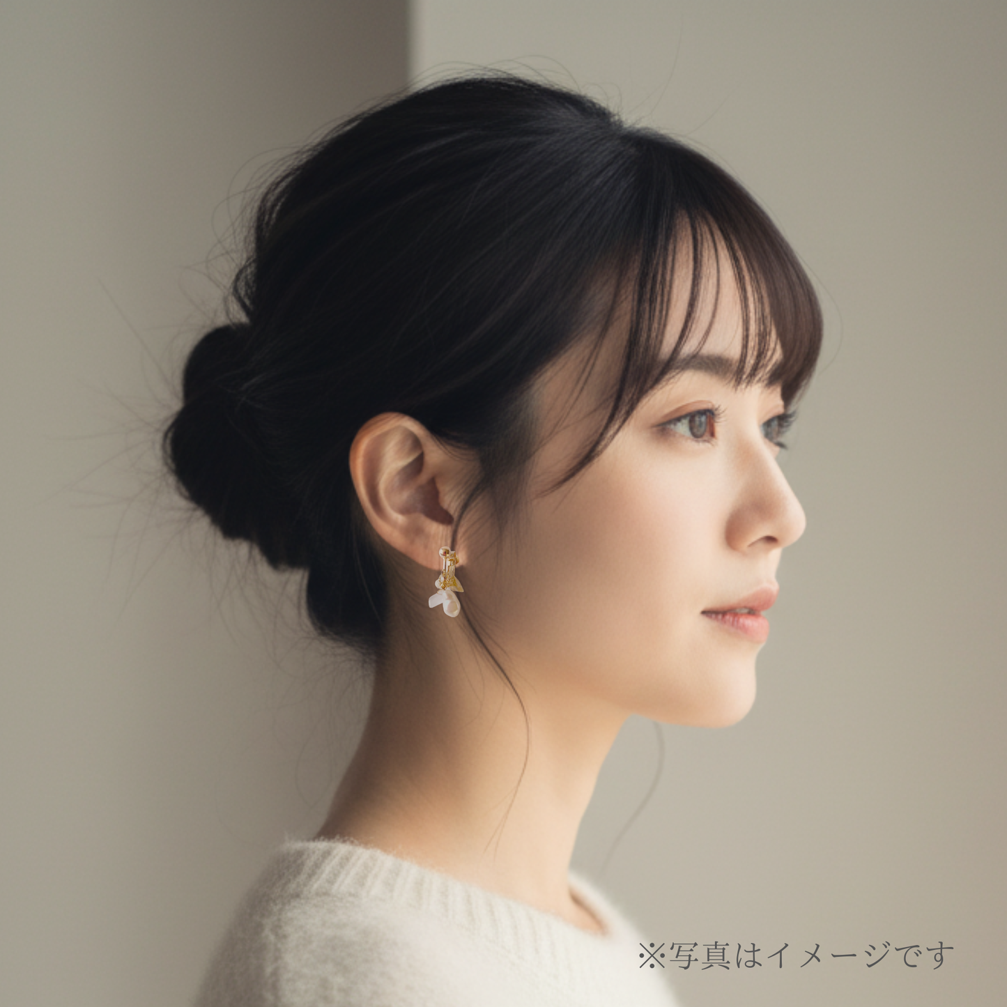 【★送料無料★】天然石　艶やか淡水パールの雫が揺れるイヤリング　【14kgf金属アレルギー対応】