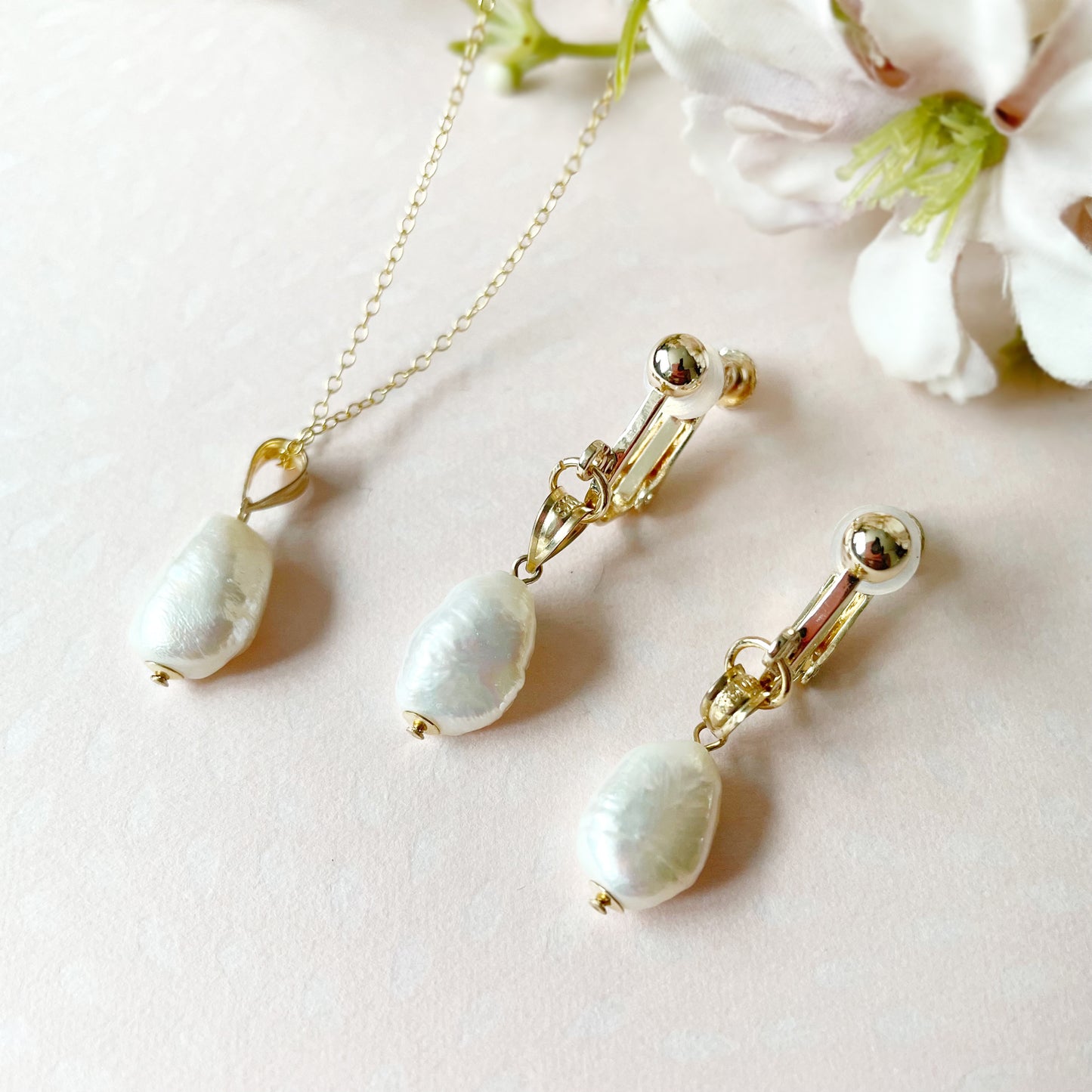 【★送料無料★】卒入学・結婚式に〜上質な淡水パールの一粒イヤリングとネックレスのセットアクセサリー