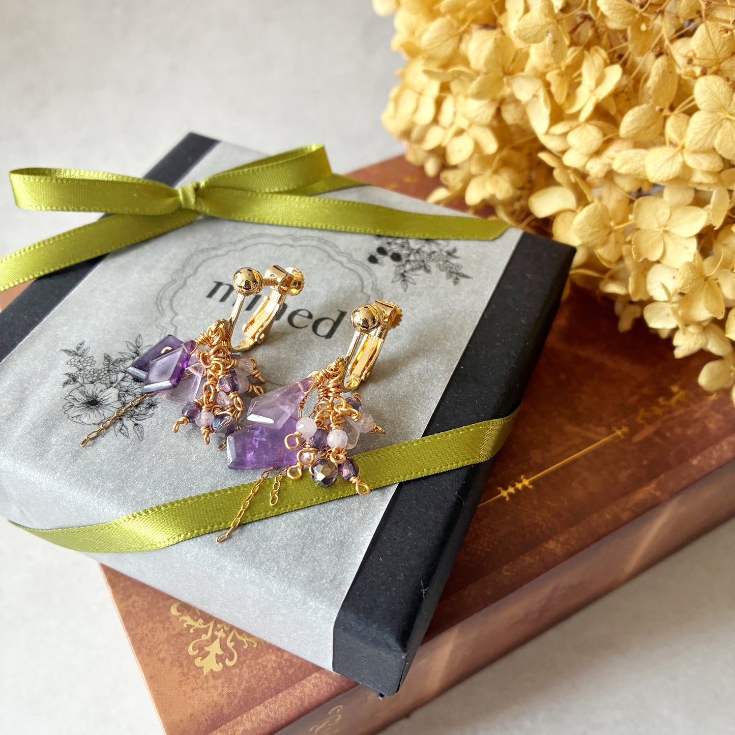 【★送料無料★】【14kgf金属アレルギー対応】 〜2月の誕生石〜 藤の花揺れるアメジストイヤリング