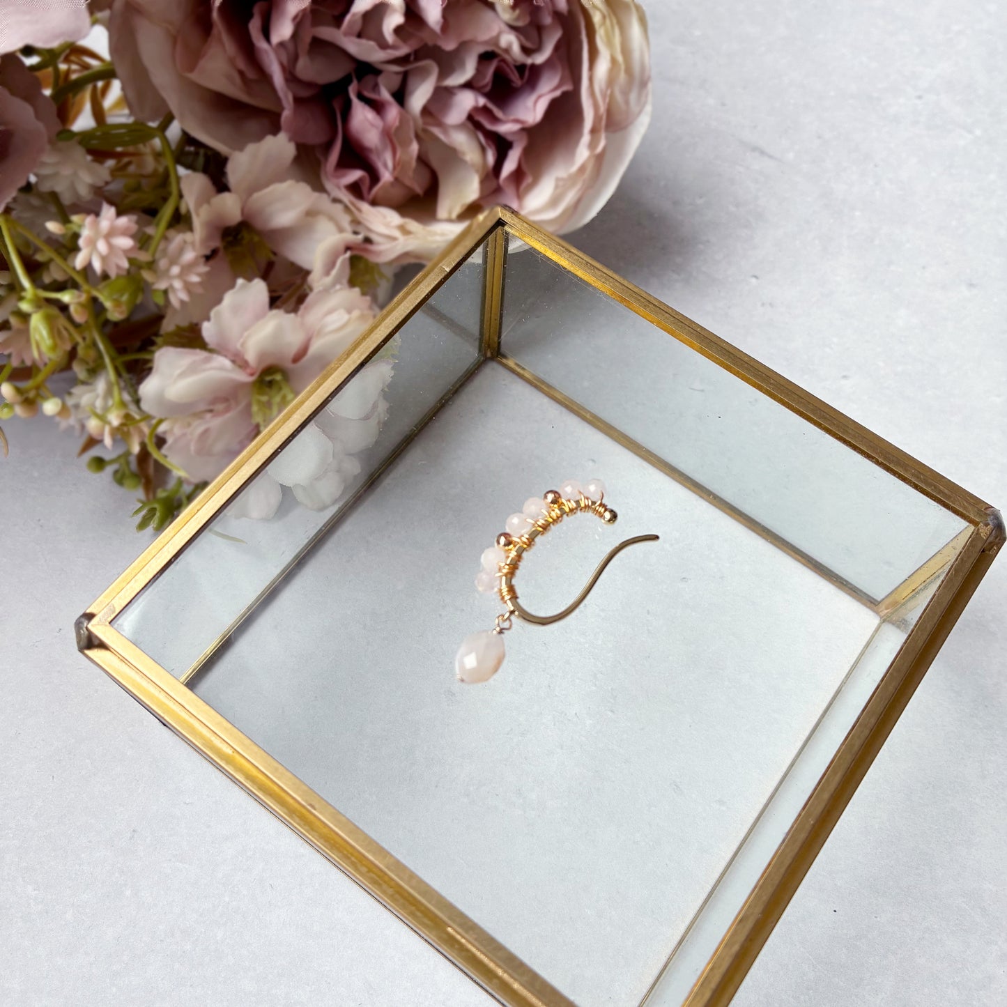 【★送料無料★】【✦14kgf金属アレ対応✦】天然石  桜の季節限定･:*チェリーブロッサムアゲートのイヤーカフ