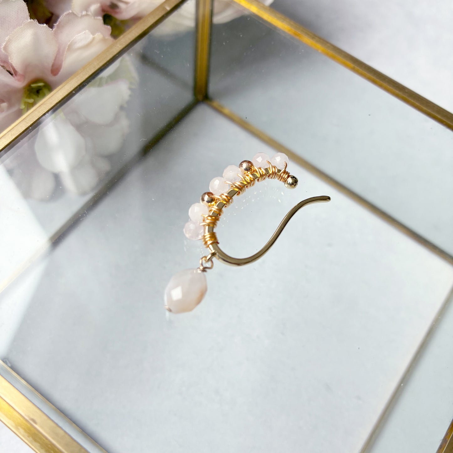 【★送料無料★】【✦14kgf金属アレ対応✦】天然石  桜の季節限定･:*チェリーブロッサムアゲートのイヤーカフ