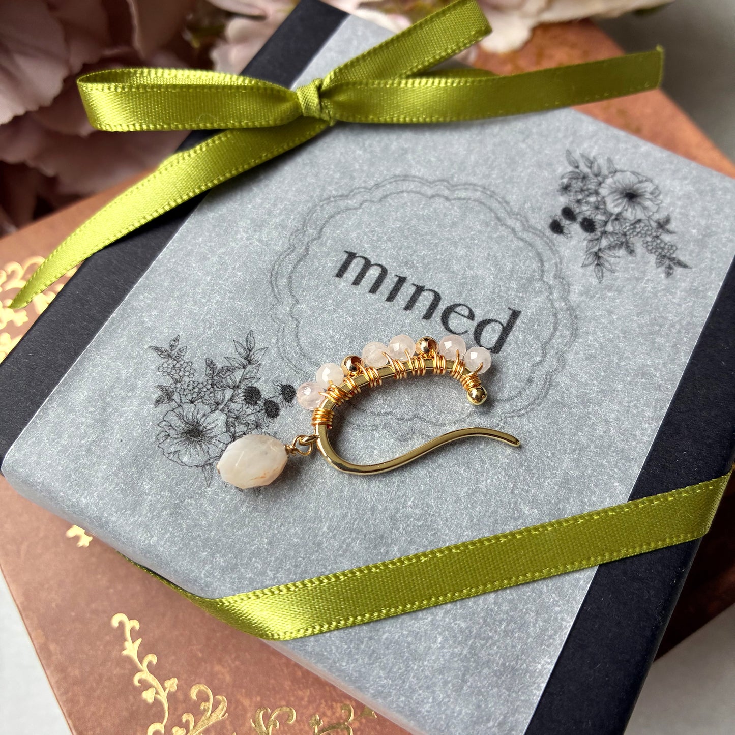 【★送料無料★】【✦14kgf金属アレ対応✦】天然石  桜の季節限定･:*チェリーブロッサムアゲートのイヤーカフ