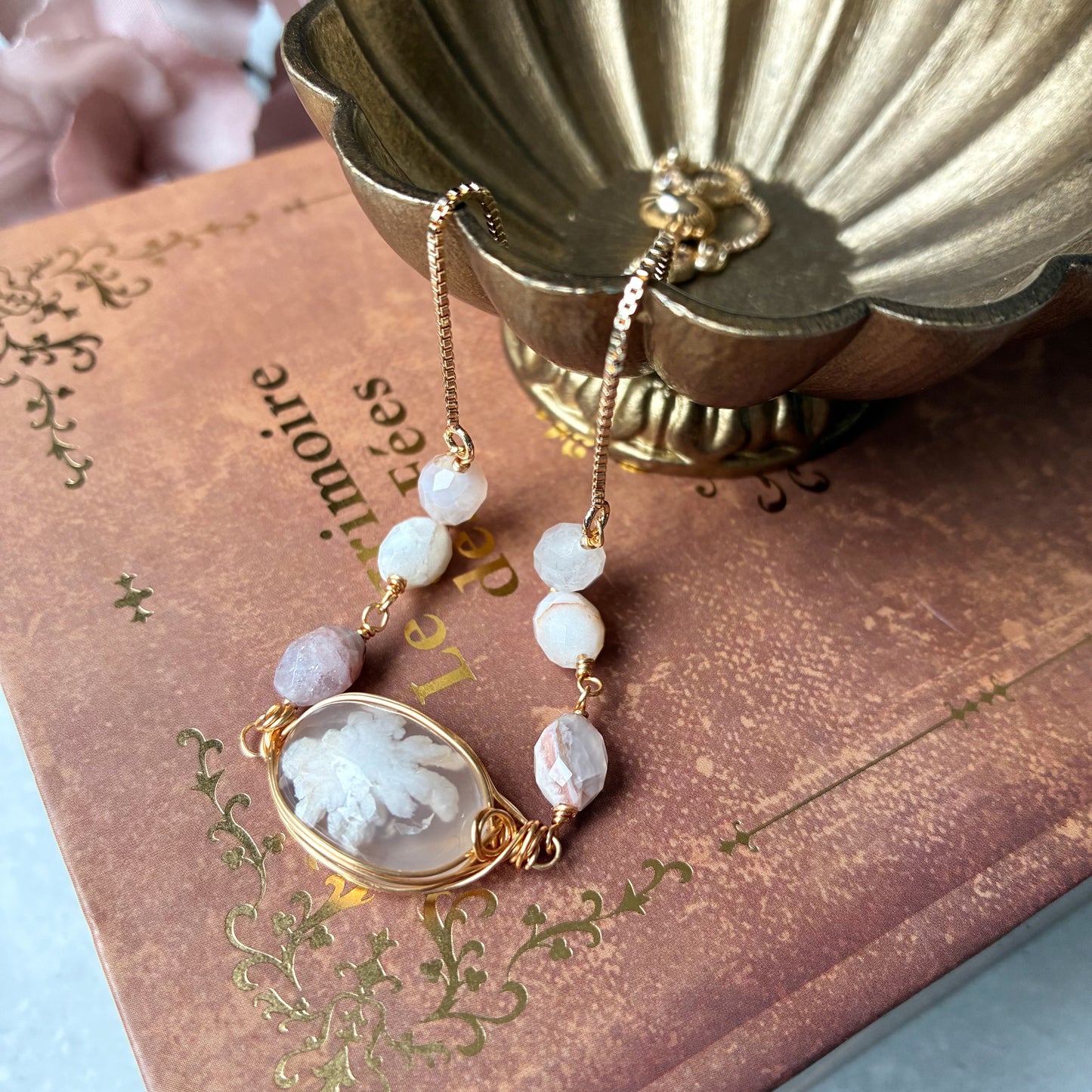 送料無料【✦14kgf金属アレルギー対応✦】天然石 桜の季節限定･:*チェリーブロッサムアゲートのブレスレット