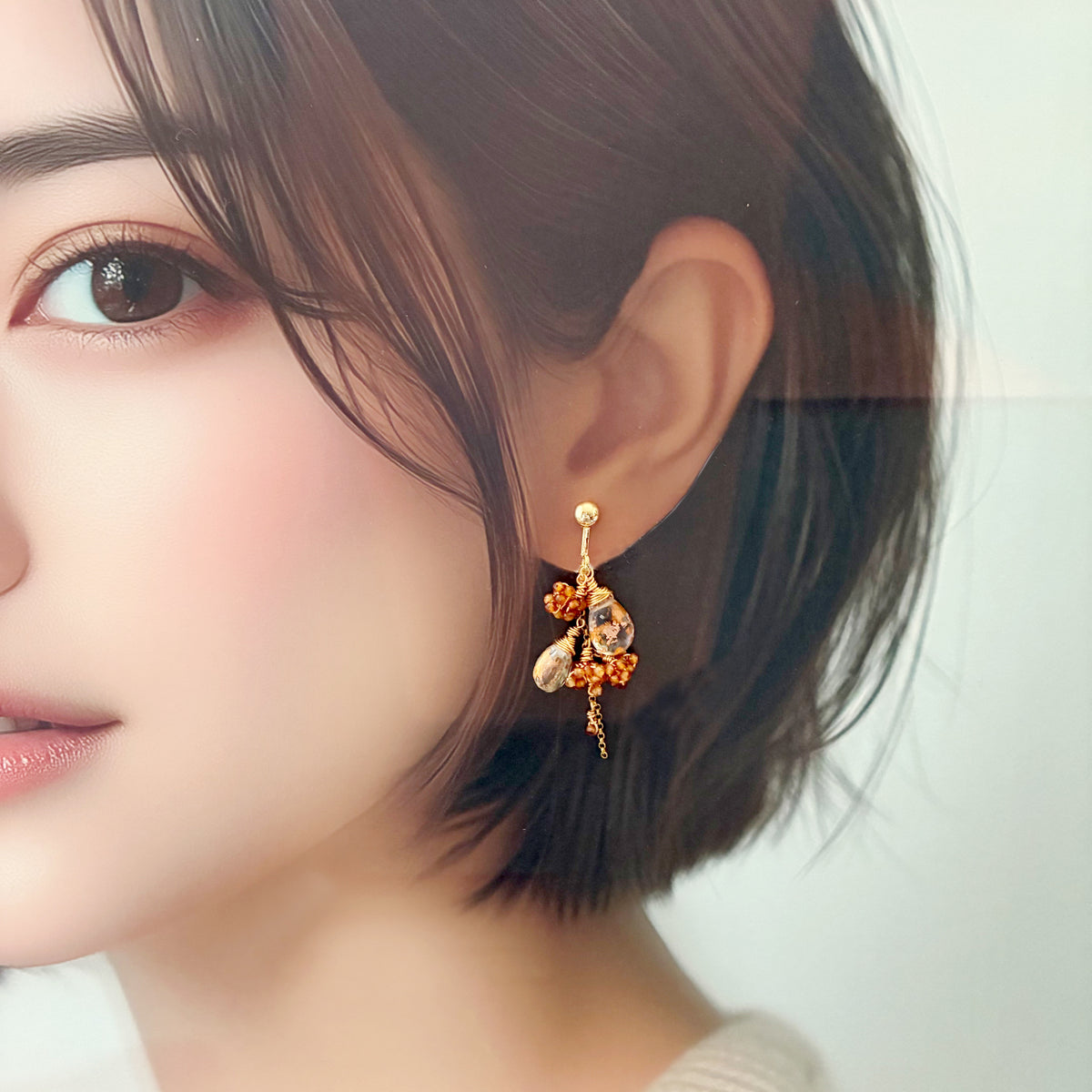 秋の定番・金木犀モチーフイヤリング ｜ヘソナイト×クリスタル｜天然石アクセサリー｜40代｜14kgf金属アレルギー対応