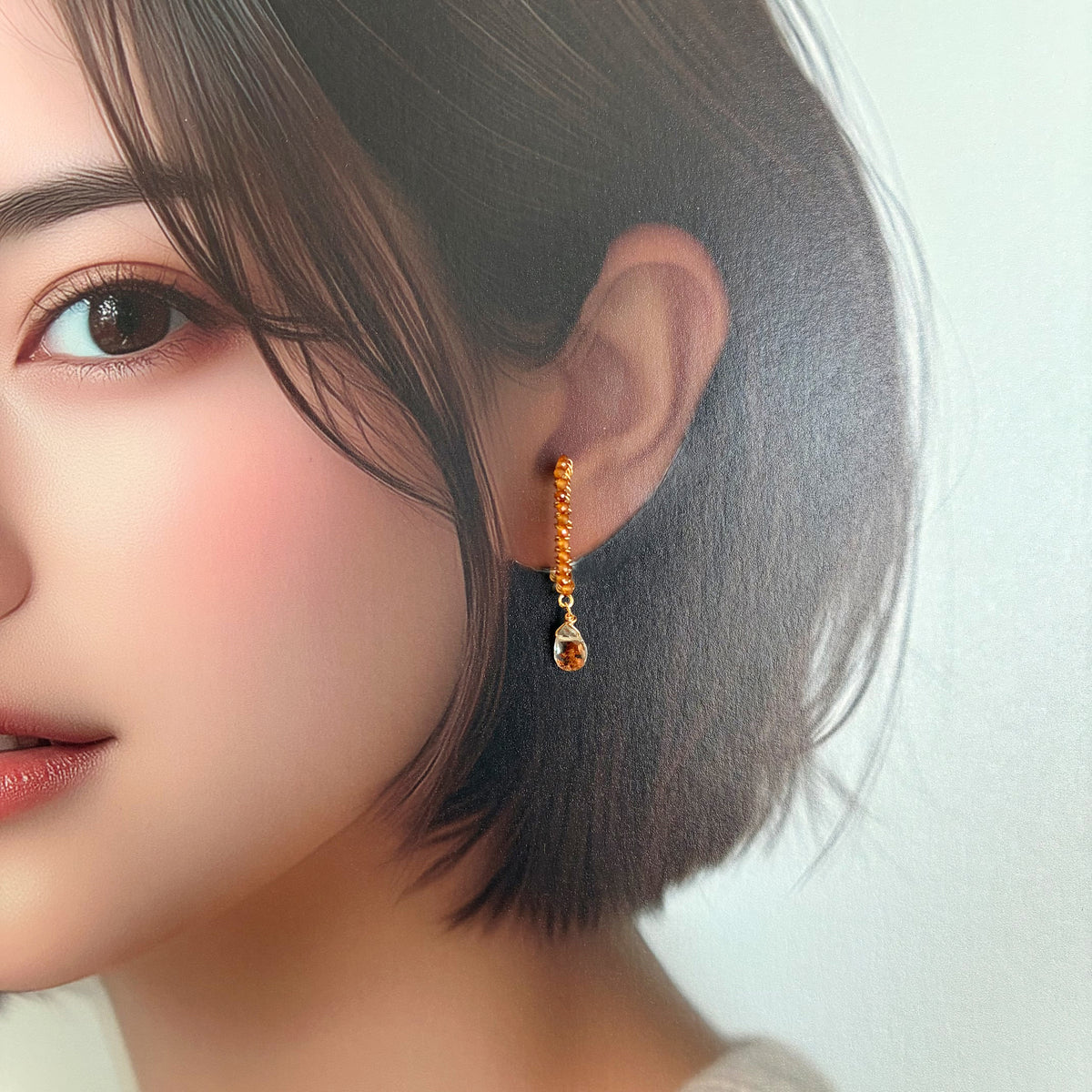 【送料無料】黄金色ヘソナイト×クリスタルタブレットのイヤーカフ｜天然石アクセサリー｜40代｜14kgf金属アレルギー対応