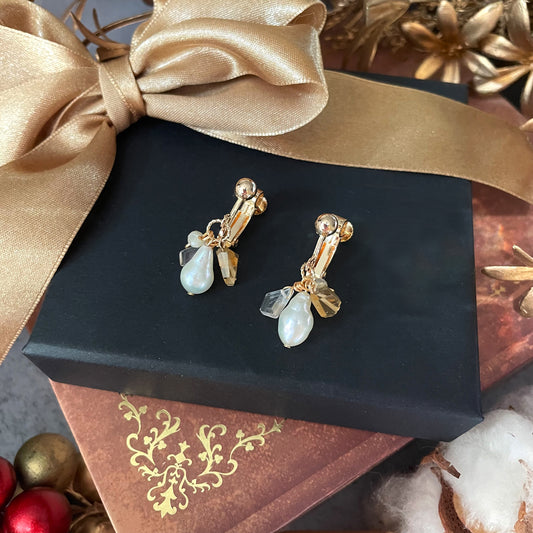 【★送料無料★】天然石　艶やか淡水パールの雫が揺れるイヤリング　【14kgf金属アレルギー対応】