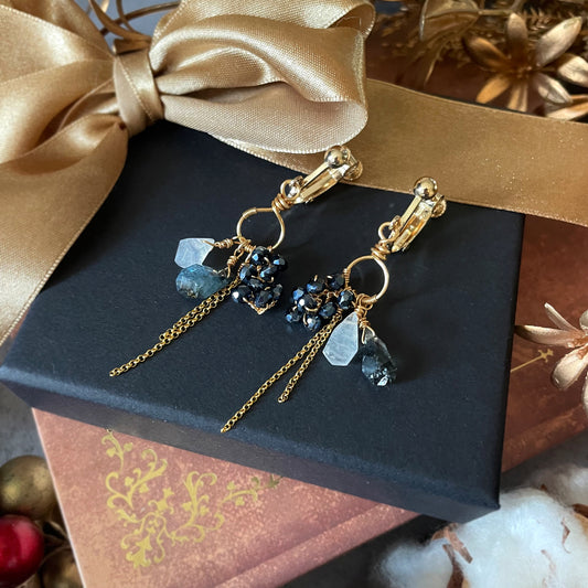 【★送料無料★】【14kgf金属アレルギー対応】モスアクアマリンとムーンストーンのイヤリング