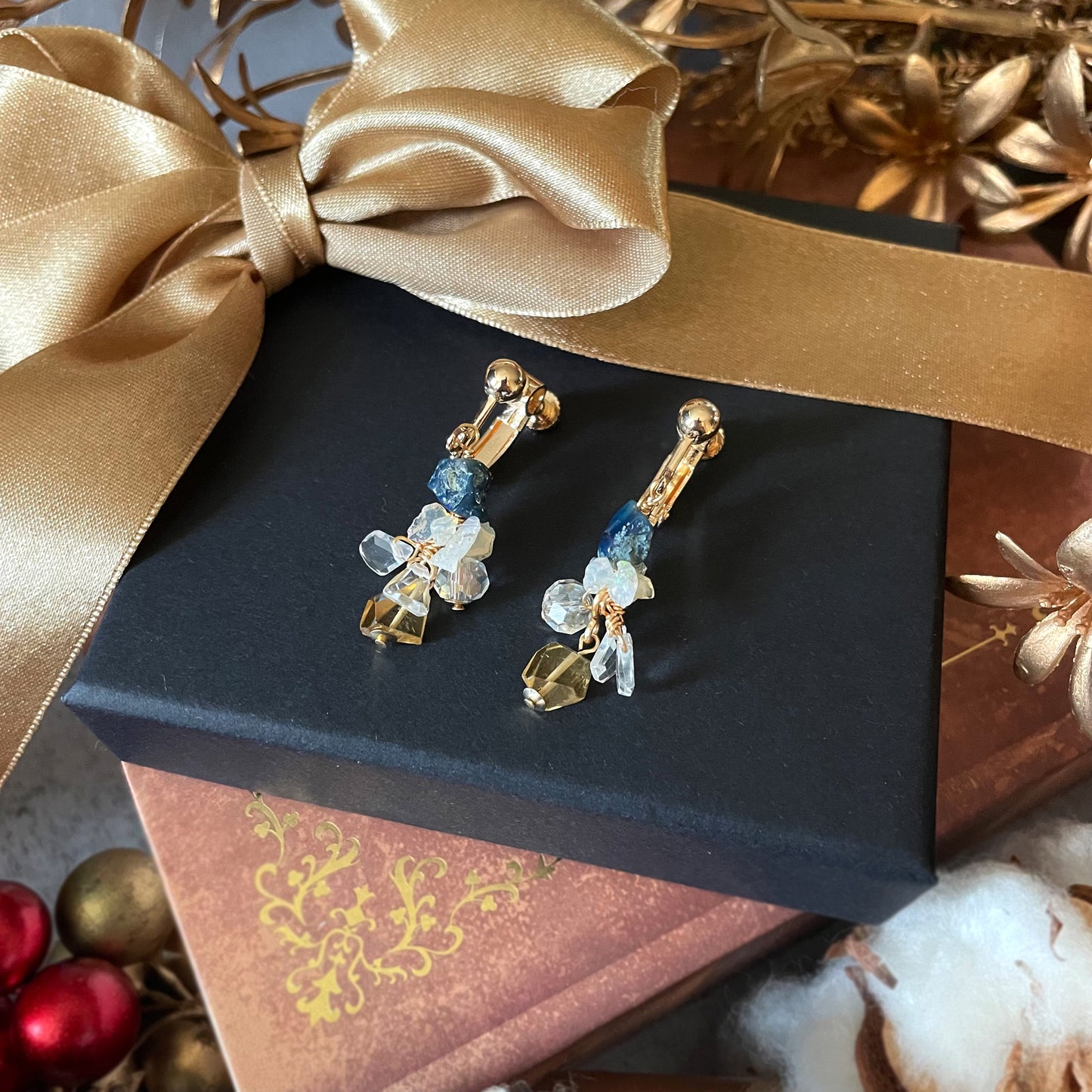 【★送料無料★】【14kgf金属アレルギー対応】ブルーカラーオパールとシトリンのイヤリング