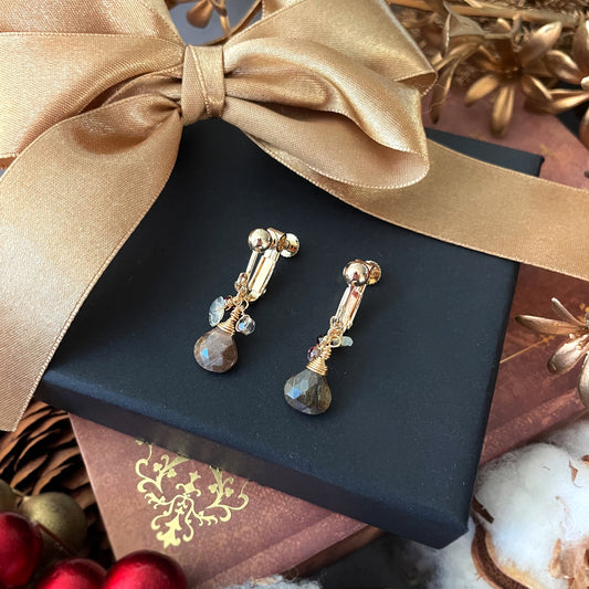 【★送料無料★】【14kgf金属アレルギー対応】小ぶりが可愛いアンダルサイトのイヤリング