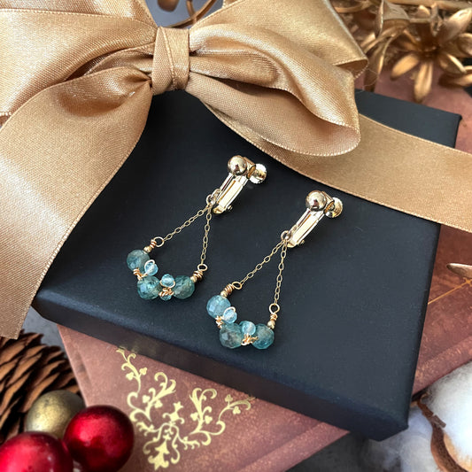 【★送料無料★】【14kgf金属アレルギー対応】〜選べる天然石〜アパタイトの揺れるチェーンイヤリング