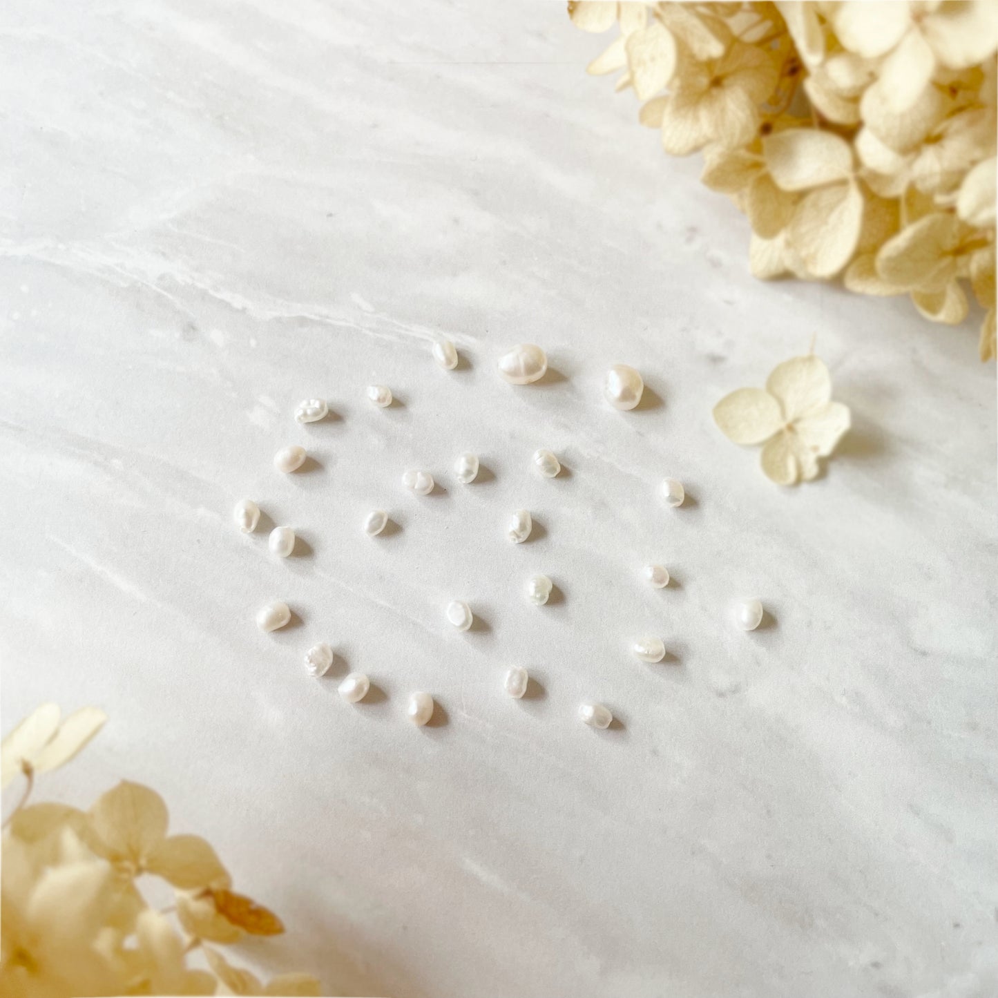 【★送料無料★】【✦14kgf金属アレルギー対応✦】天然石  〜6月の誕生石〜 艶めく淡水パールのブレスレット