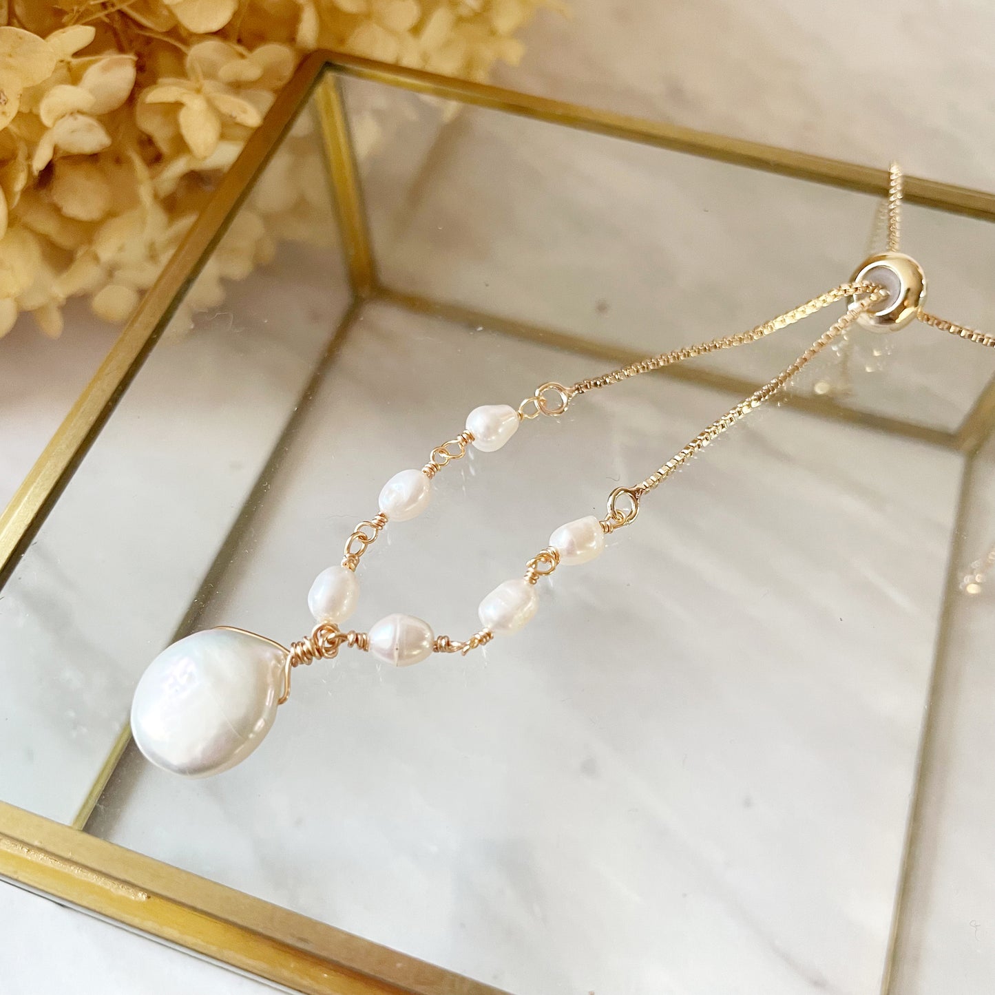 【★送料無料★】【✦14kgf金属アレルギー対応✦】天然石  〜6月の誕生石〜 艶めく淡水パールのブレスレット