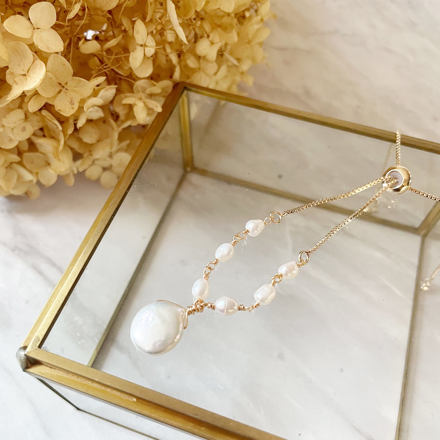 【★送料無料★】【✦14kgf金属アレルギー対応✦】天然石  〜6月の誕生石〜 艶めく淡水パールのブレスレット