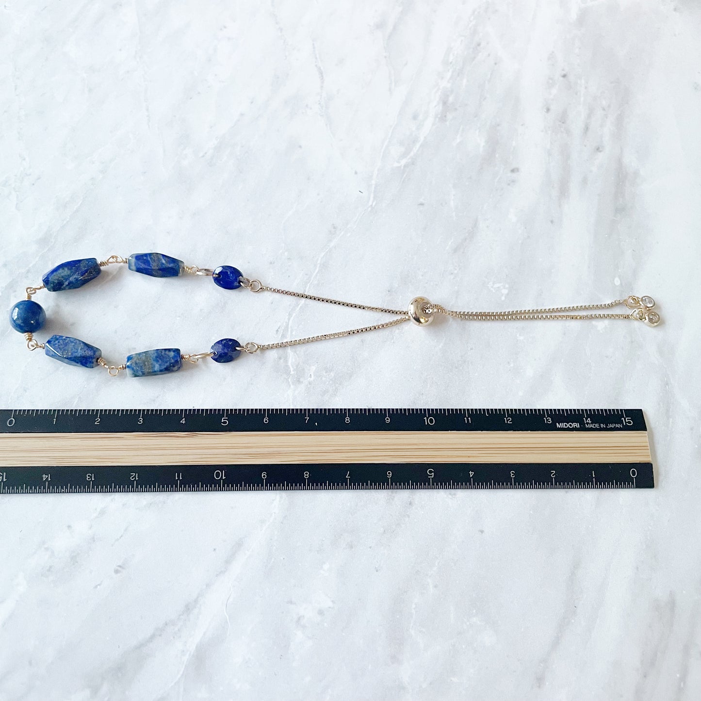 【★送料無料★】【✦14kgf金属アレルギー対応✦】天然石 真冬の夜空のラピスラズリのブレスレット